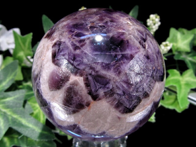 くっきり結晶 シェブロン アメジスト 丸玉 台座付 直径60mm 重さ322g くっきり山模様 愛の守護石 癒しと安らぎの石 一点もの 紫水晶 ブラジル産