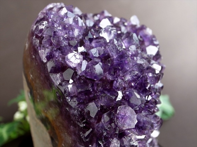 3A アメジスト クラスター 専用木製台座付 高さ140mm 重さ1097g 極上 美結晶 愛の守護石 紫水晶 天然石 1点物 ブラジル産 パワーストーン 天然石