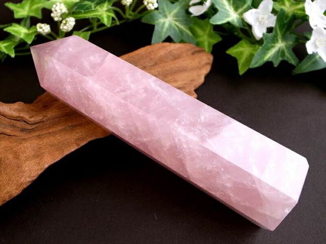 ディープ ローズクォーツ ポイント 巨大 六角柱 高さ146mm 重さ326g 濃いピンクの紅水晶ポイント ローズクォーツ 一点物 マダガスカル産 パワーストーン