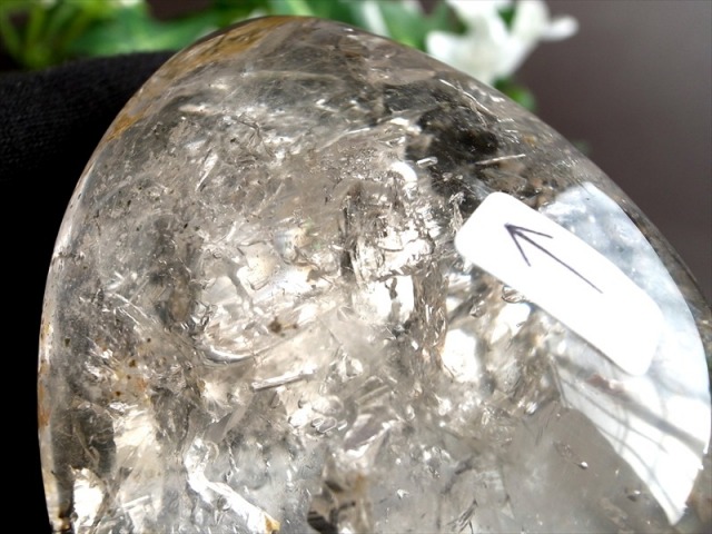 水入り&虹入り たっぷり水入り 磨き原石 重さ172g 古代の水を封入した