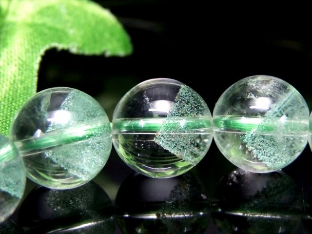 店頭展示中 限定4本 S級 全珠くっきり山形 エメラルドグリーンファントム ブレスレット 10.5mm-11mm×18珠 澄み切った水晶に浮かぶ新緑のファントム