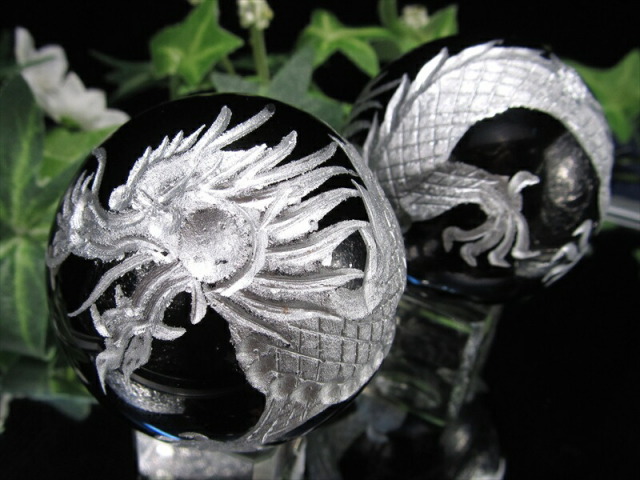 大吉開運 五本爪龍神彫り 秀逸な繊細彫刻 縁起物 五本爪龍彫り オブシディアン 丸玉 1個売り サイズ約49mm ドラゴンボール 龍玉 付き パワーストーン 天然石