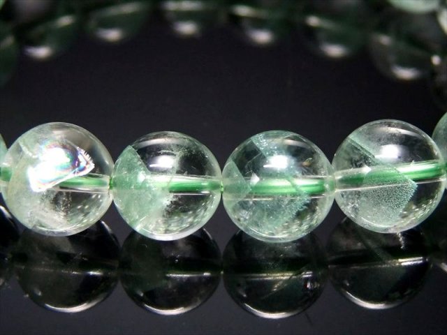 店頭展示中 限定4本 激レア 虹入り S級 エメラルドグリーンファントム ブレスレット 10mm×19珠 澄み切った水晶に浮かぶ新緑のファントム 極上天然石