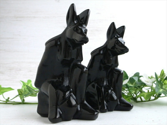 漆黒の守護者 オブシディアン 黒曜石 アヌビス 彫刻置物 1個売り 魔を断つ黒の守護神 浄化と再生 ブラジル産 パワーストーン 天然石