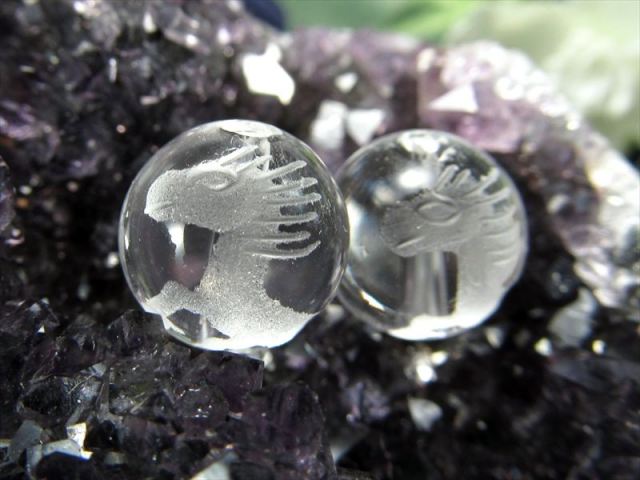1粒売り 12ミリ珠 干支 午年 天然水晶 クリスタル 馬 うま 彫り 12mm