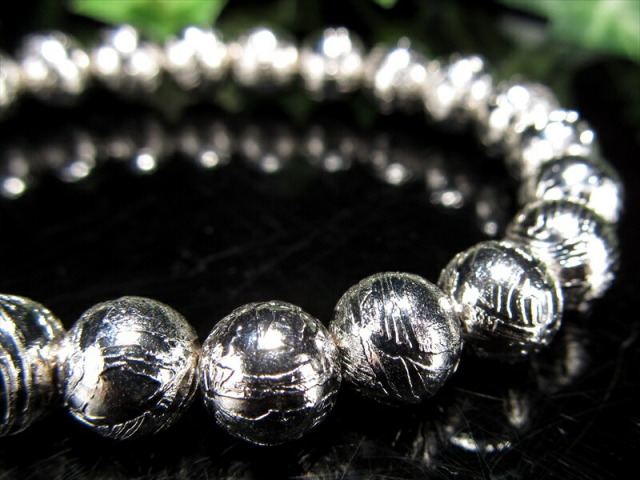 鑑別書付属 希少レア 本物 ギベオン ブレスレット 8mm×24珠 45.5g 約4億5千万年前のミステリアスな宇宙から来た鉱物 1点物 ナミビア・ハルダプ州産