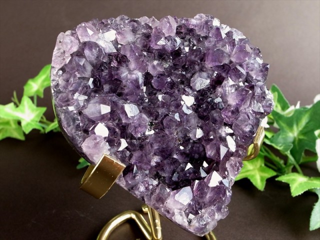 全品P2倍 アメジスト ハート型 クラスター ゴールデン台座付 最大幅89mm 重さ307g 極上濃厚パープル&美結晶 愛の守護石 紫水晶 1点物 ウルグアイ産