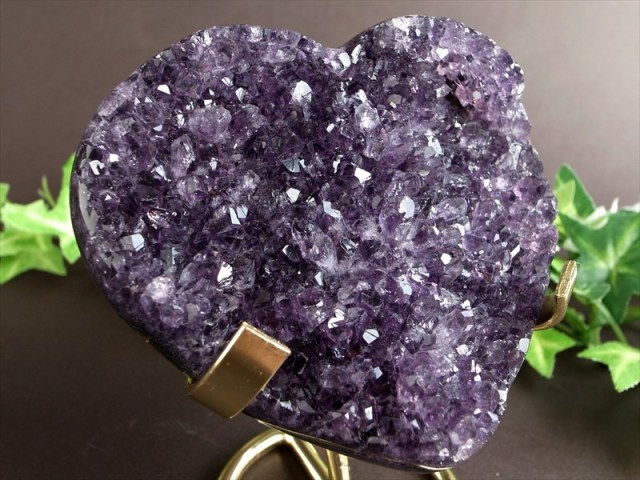 全品P2倍 アメジスト ハート型 クラスター ゴールデン台座付 最大幅100mm 重さ282g 極上濃厚パープル&美結晶 愛の守護石 紫水晶 1点物 ウルグアイ産
