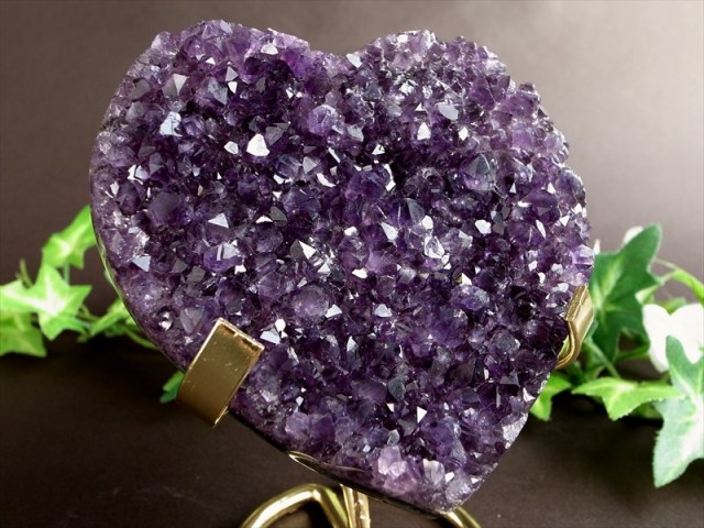 全品P2倍 アメジスト ハート型 クラスター ゴールデン台座付 最大幅97mm 重さ374g 極上濃厚パープル&美結晶 愛の守護石 紫水晶 1点物 ウルグアイ産