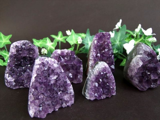 激レア 手の平サイズ 3A アメジスト 紫水晶 クラスター スタンドタイプ