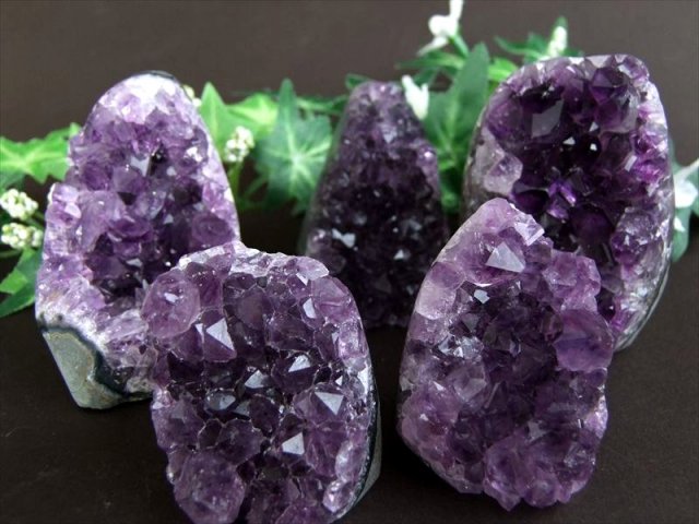 激レア 手の平サイズ 3A アメジスト 紫水晶 クラスター スタンドタイプ