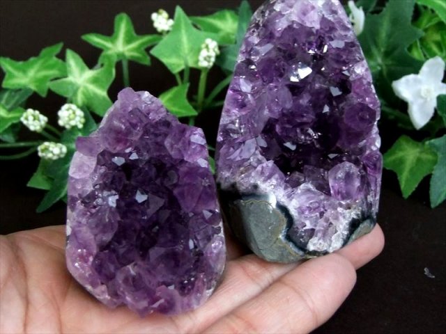 激レア 手の平サイズ 3A アメジスト 紫水晶 クラスター スタンドタイプ