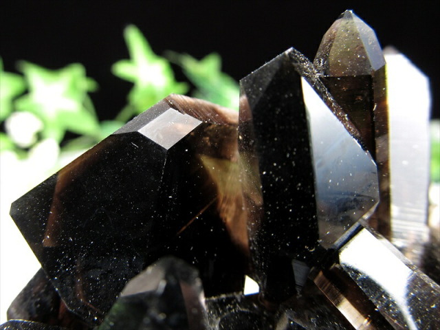 待望の再入荷 アーカンソー州産 モリオン結晶クラスター 最大幅約84mm 重さ275g 最強の魔除け・邪気払いの石 1点物 艶々極上 黒水晶 アーカンソー州産