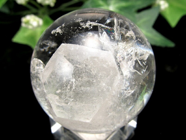 超希少 虹・貫入入り 超透明 マニフェストクォーツ 丸玉 置物 台座付き 直径37mm 重さ70.9g 激レア くっきり貫入水晶 レインボー 虹入り水晶