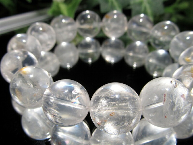 水晶の中に浮かぶ琥珀色の鉱物景色 マーカサイトインクォーツ 白鉄鉱入り水晶 ブレスレット 14mm-14.5mm×15珠 希少なマーカサイトとライモナイトの共演