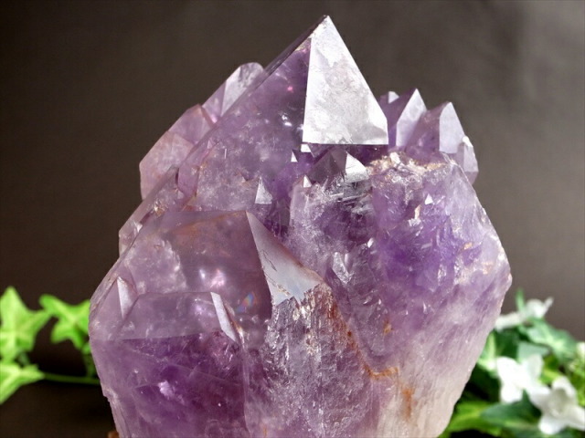 アメジストの聖地が生んだ 大聖堂のような結晶 カテドラル アメジスト 単結晶原石 専用木製台座付 台座込み高さ 185mm 重さ 1589g