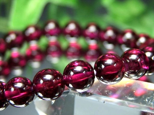 過去最高品質 S級 ロードライトガーネット ブレスレット 7mm-7.5mm×25珠 真実の愛の石 歴史上最も古い宝石のひとつ 赤紫色の柘榴石 バイヤー厳選 1点もの