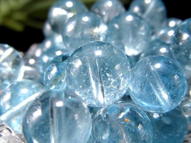 1珠売り 3A ブルートパーズ ビーズ石 約8mm-8.5mm 澄みわたる透明感と爽やかブルー 上品に輝く涼感カラー 明るい希望をもたらす石 清らかで洗練された美しさ