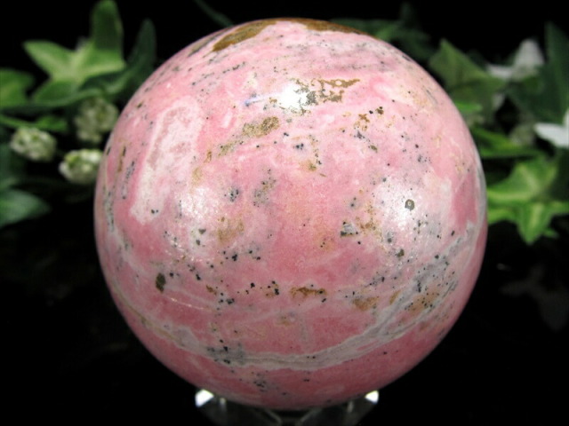 無条件の愛と癒し ピンクゾイサイト 丸玉 台座付 直径 55.5mm 重さ 294.8g 恋愛成就と積極性を引き出す石 心を包み込む 優しいピンクの光 スフィア 一点物