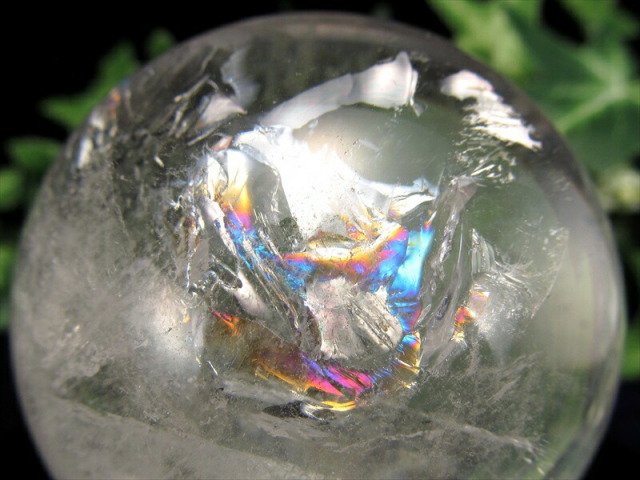 天然水晶 虹入り 丸玉 台座付き φ54mm 重さ 240g レインボー水晶 すべての浄化と純粋さの象徴 極上天然石 一点もの ブラジル産 パワーストーン 天然石