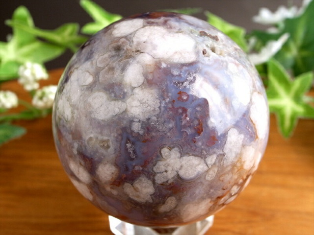 夜桜を思わせる花模様 ブルー桜瑪瑙 丸玉 置物 台座付 直径53mm 重さ