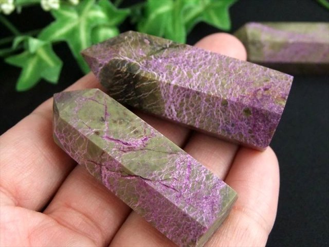 希少石 スティヒタイトインサーペンティン ポイント 六角柱 重さ 30g