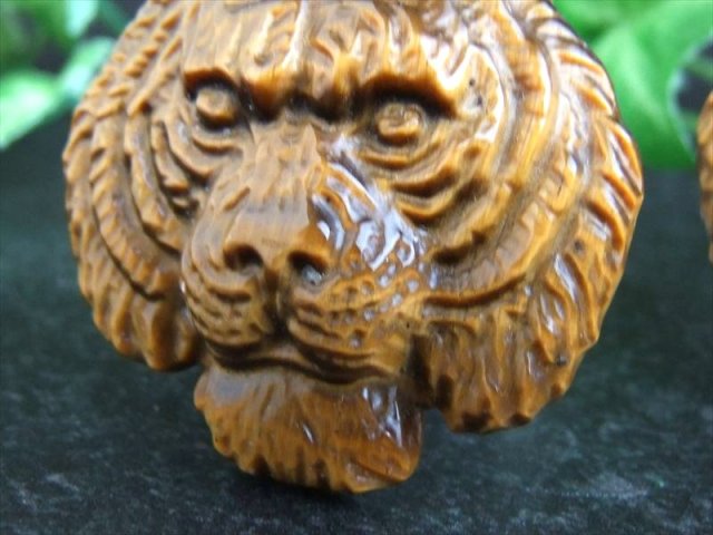 大迫力 タイガーアイ 虎彫り ペンダントトップ 石サイズ幅約35mm-45mm