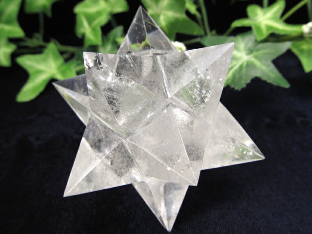 超希少レムリアンシード贅沢使用 水晶 アステロイド 小星型12面体 置物 最大幅約67mm 重さ約114g 五芒星と六芒星と正十二面体を兼ね備える