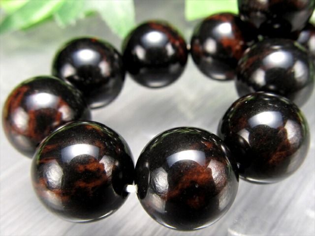 艶やかな黒に紅が浮かぶ神秘の模様 花十勝石 紅十勝石 ブレスレット 約13mm×16珠 北海道の大地が育んだ希少な天然ガラス 国産の黒曜石