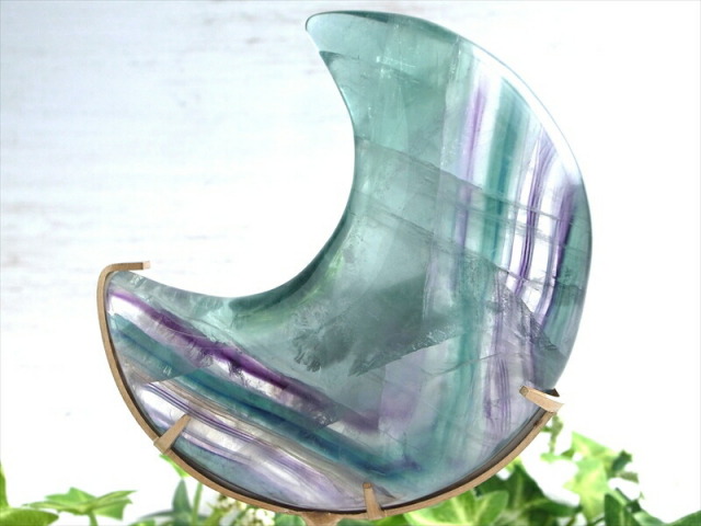 マルチカラーフローライト クレセントムーン 三日月型 置物 重さ約262.9g 心身のバランスを正常に保ち自然体へと導く石 インテリアや贈り物に アメリカ産