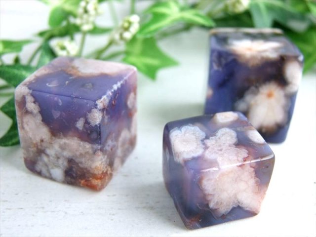 夜桜めのう ブルー桜瑪瑙 キューブ 置物 重さ約40g-60g 1個売り ブルー