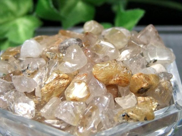 先着100kg分 小粒 ゴールドルチル 針入り 水晶さざれ 粒サイズの約4mm-10mm 200g 金運 勝負運 限定 ルチルクォーツサザレ ブラジル産 レジン用 さざれ sa-s