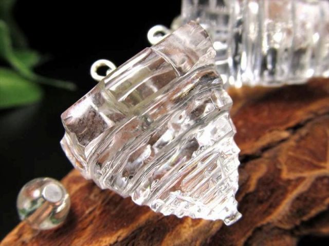 【水晶ペンデュラム】大和の霊力入り！浄化！ ヒマラヤ水晶 シュリヤントラ ペンデュラム 縦約20mm-40mm 1個売り