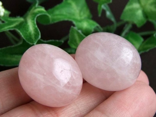 ピンク水晶 パステルベビーピンク ローズクォーツ 紅水晶 タンブル
