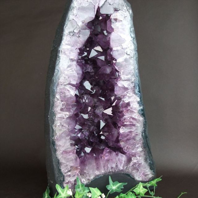 濃い紫 太結晶 アメジスト ドーム アメジストカペーラ 高さ 40.5cm 重さ 16.88kg 風水最強 家運や社運の上昇に 1点もの ブラジル リオグランデ・ド・スル州