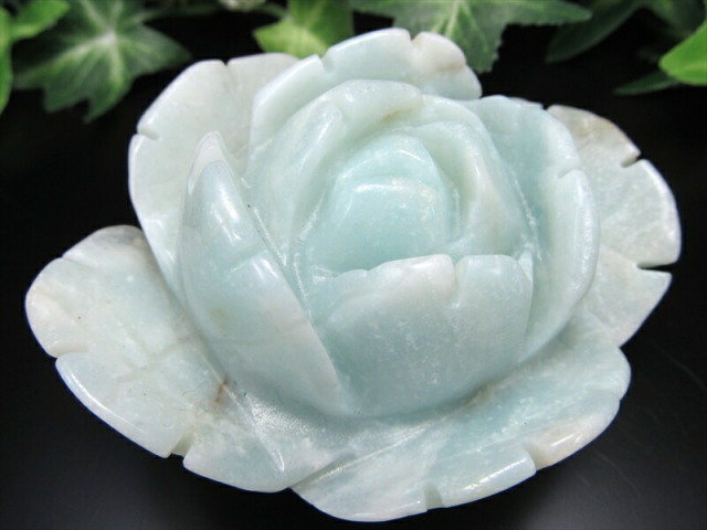 幸運を招く 蒼緑の薔薇 アマゾナイト 薔薇彫刻置物 高さ 78mm 横幅 195mm アマゾナイトがもたらす 言葉と心の調和 可愛らしい 一刀一石彫り 極上一点物