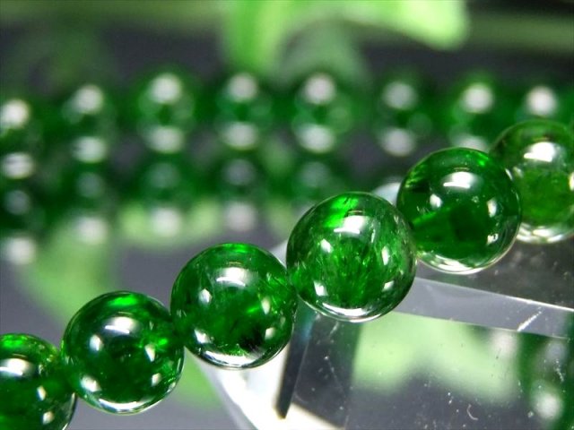 濃縮グリーンカラー3A+ クロムダイオプサイト ブレスレット 6.5mm-7mm×29珠 透明宝石質 自然の癒しを感じる深緑色 知恵と叡智の石 一点もの ロシア産