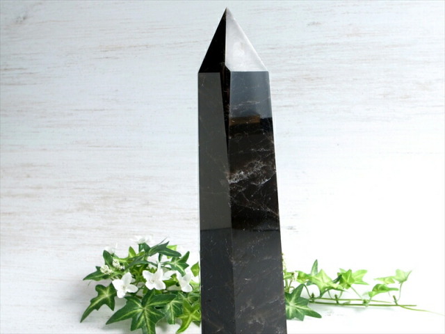 黒水晶 モリオン ポイント 木製専用台座付 高さ30cm 重さ1734g 強力な邪気払い 浄化の黒い水晶 モリオン ポイント チベット産 パワーストーン 天然石