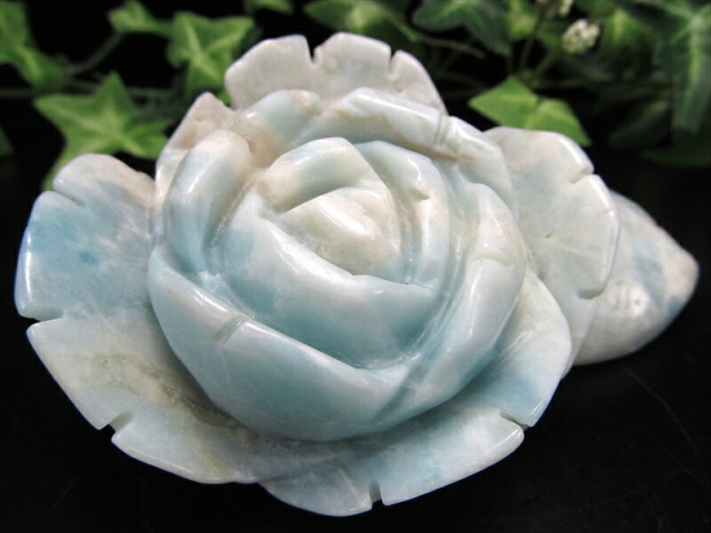 幸運を招く 蒼緑の薔薇 アマゾナイト 薔薇彫刻置物 高さ 28mm 横幅 102mm アマゾナイトがもたらす 言葉と心の調和 可愛らしい 一刀一石彫り 極上一点物