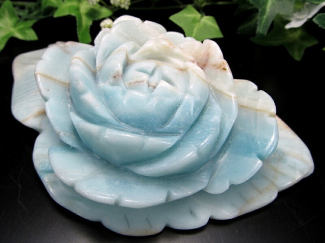 幸運を招く 蒼緑の薔薇 アマゾナイト 薔薇彫刻置物 高さ 38mm 横幅 134mm アマゾナイトがもたらす 言葉と心の調和 可愛らしい 一刀一石彫り 極上一点物