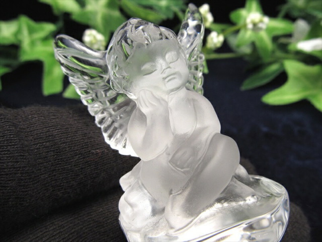 天使の微笑み ベビーエンジェル 天然 水晶彫刻置物 高さ約52mm 重さ約