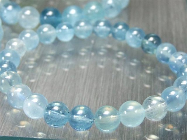 アクアマリン ブレスレット 10mm-10.5mm×19珠前後 クリアブルーカラー