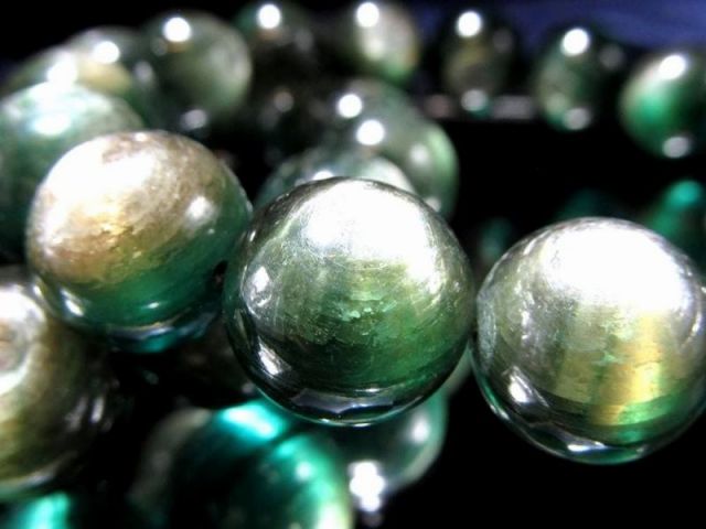 天然 グリーンマイカ ブレスレット 約10mm×19珠前後 深みのあるグリーン発色&輝くメタリック感 癒しのヒーリング効果 瑞々しい透明感 ブラジル産