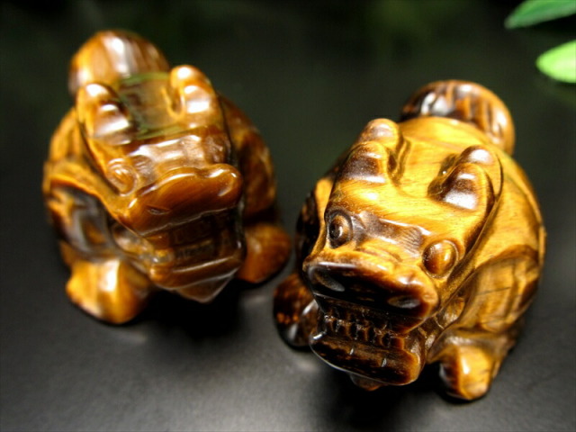 小サイズ タイガーアイ ロングイ 龍亀 彫刻 置物 最大幅約40mm 重さ27g