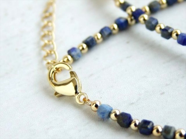 ラピスラズリ キューブカットワイヤーブレスレット 幅約2mm-2.5mm