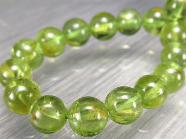 4A+ ペリドット ブレスレット 6mm-6.5mm×30珠 かんらん石 オリーブグリーン 8月誕生石 煌めく黄緑色 イブニングエメラルド 夜の宝石 一点もの ミャンマー産