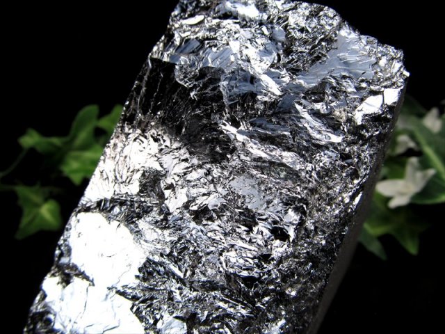 テラヘルツ鉱石 原石 最大幅120mm 重さ556g つやつや光沢 話題の 高