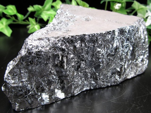 テラヘルツ鉱石 原石 最大幅120mm 重さ556g つやつや光沢 話題の 高