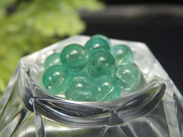 現品の41個 抜粋鑑別済み 5A級 エメラルド 翠玉 バラ珠売り 1粒売り 約4mm-4.5mm 世界4大宝石 透明ロイヤルクラス ザンビア産 パワーストーン 天然石
