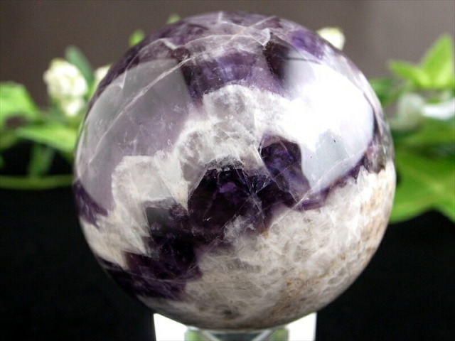 くっきり結晶 シェブロン アメジスト 丸玉 台座付 直径53mm 重さ216g くっきり山模様 愛の守護石 癒しと安らぎの石 一点もの 紫水晶 ブラジル産
